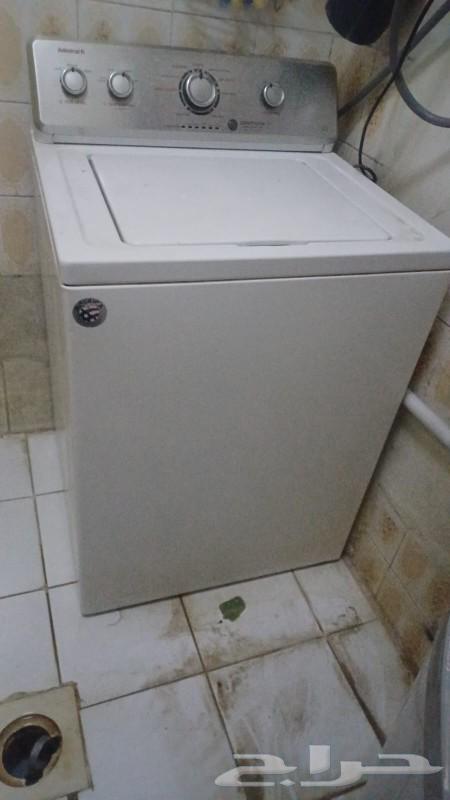 Washing machine for sale, very clean. There are no air conditioners, washing machines, or ovens.63065209304451112