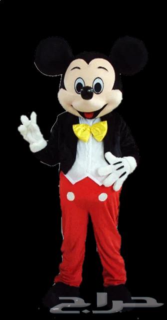 Wearing Mickey Mouse costumes63062898072834112