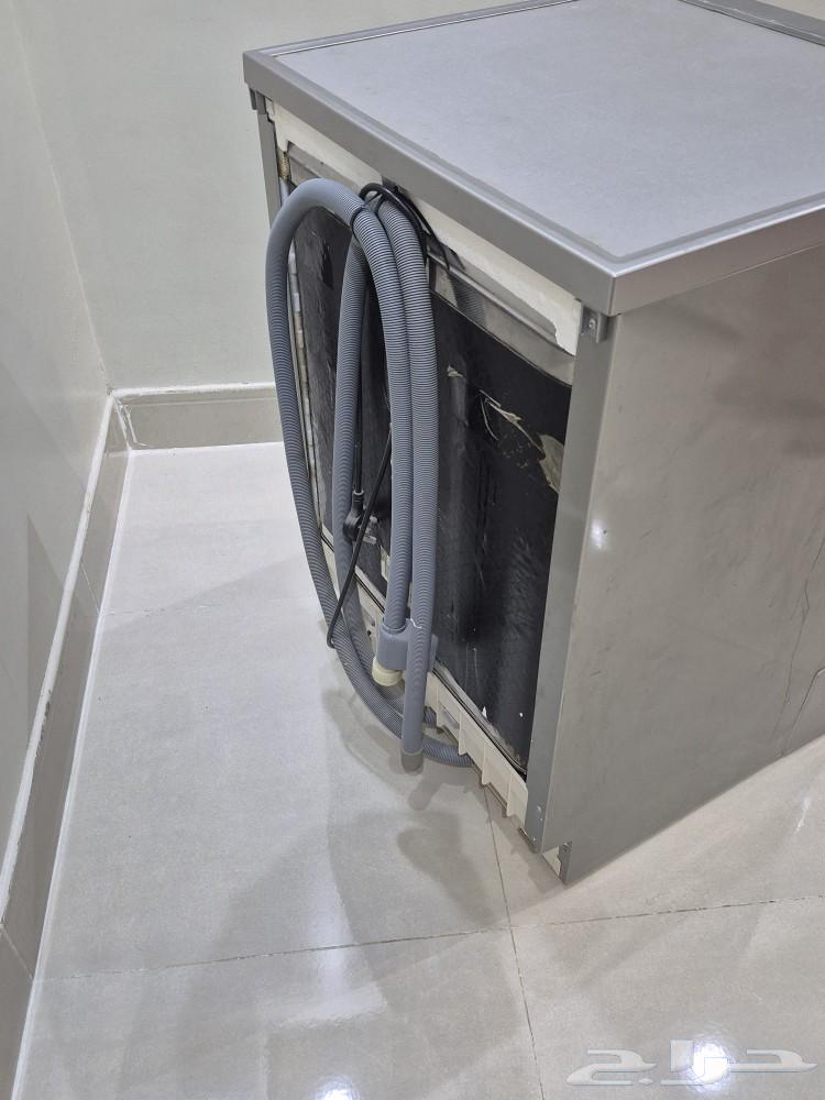 Lightly used dishwasher, selling because I no longer need it, in perfect condition63064048071297111