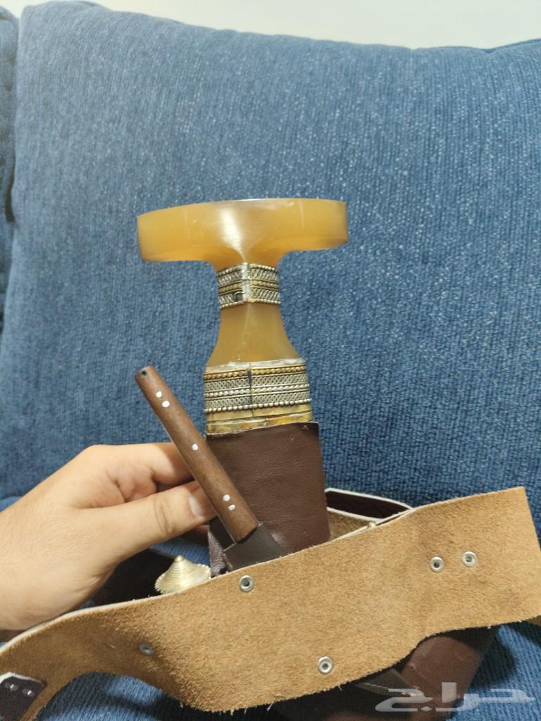 Dagger similar to a giraffe63063665289730111