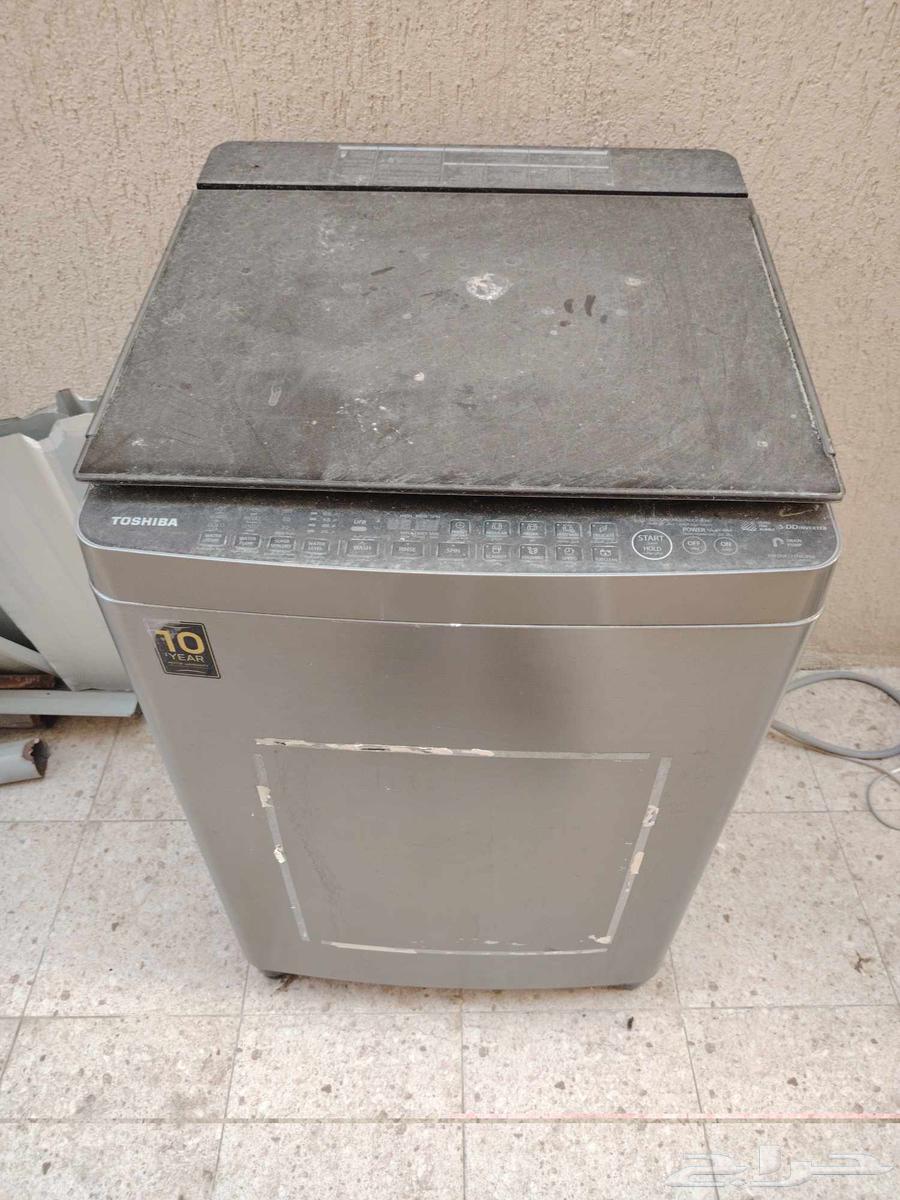 Two LG washing machines for sale: the first one has a broken column and the second one has a burnt circuit board.63059989315971116