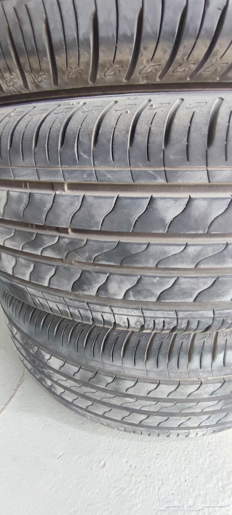 Use tires but new size 215 60R16 manufacturing 23weeks2363088216376450112