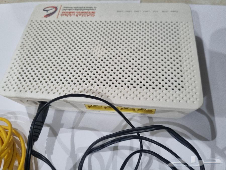 The 5G modem device is for sale with accessories, used for 4 months and excellent.63058831685122113