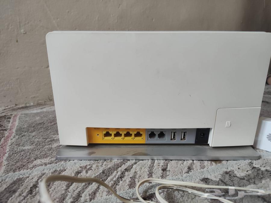 5G and 2.4 GHz fiber device for sale by auction63057994758657111