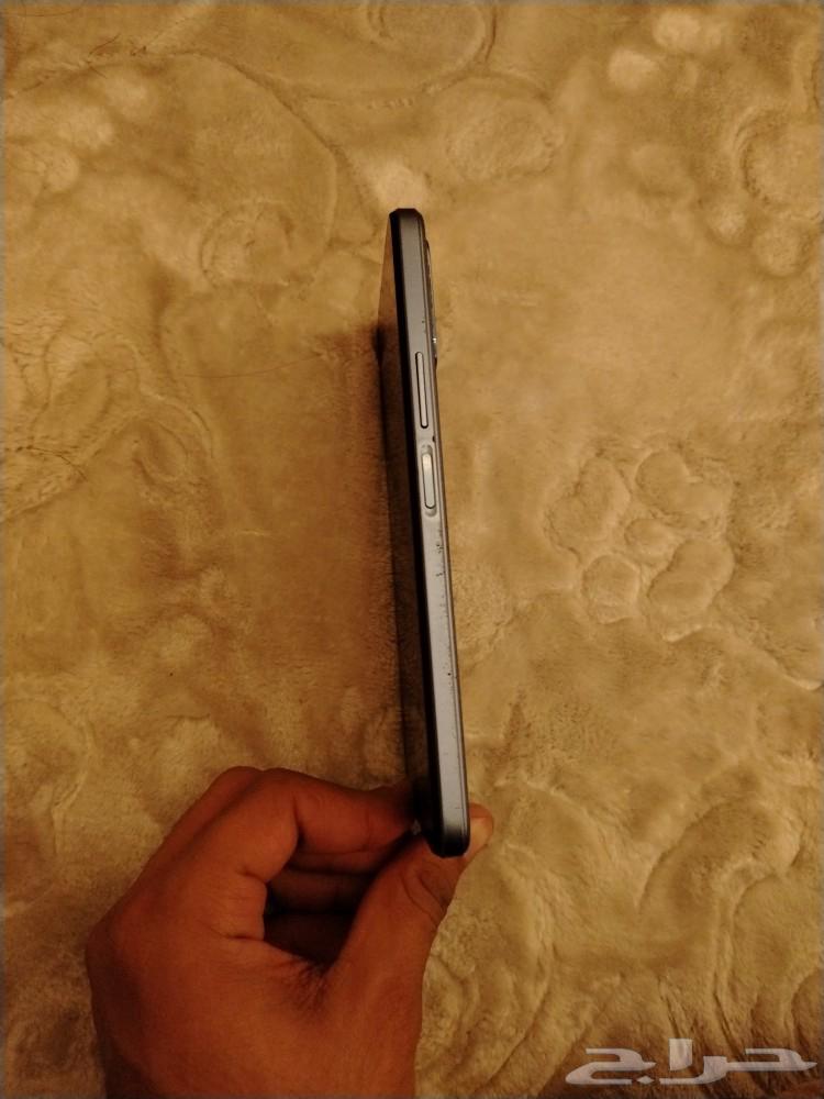 The phone is new, first used four months ago.63058831404162113