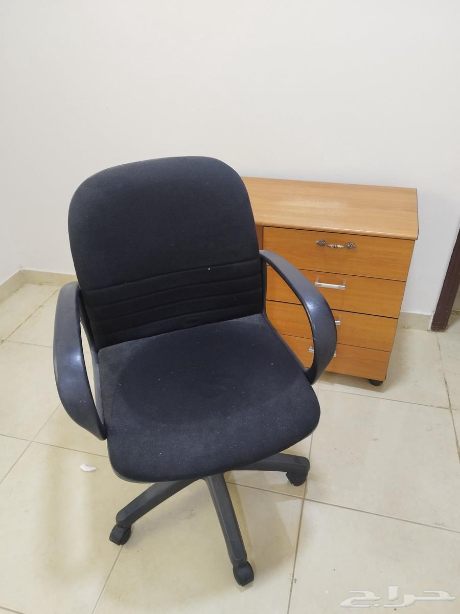 Office desk, chair and screen for sale63078000122753112