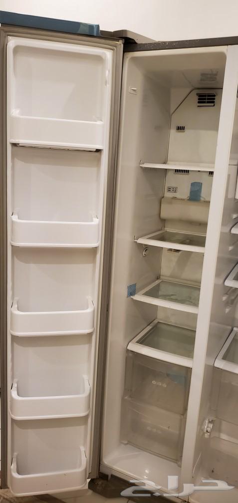 LG refrigerator with two doors is not working. It is clean (needs compressor replacement).63048565080579114