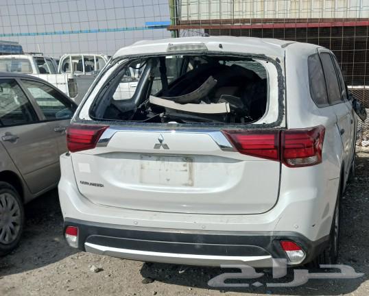 Dismantling Montero and dismantling Outlander for sale parts63067839475970112