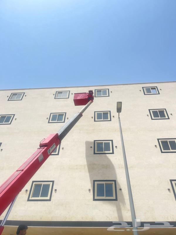 General cleaning of facades63014756021506112