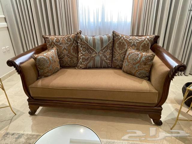 طقم كنب 9 اشخاص بحالة ممتازة63075416363905112
