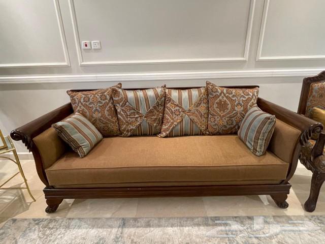 طقم كنب 9 اشخاص بحالة ممتازة63075416363905111