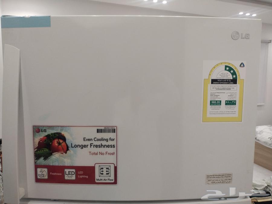For sale LG refrigerator approximately 17 cubic feet63044147165313112