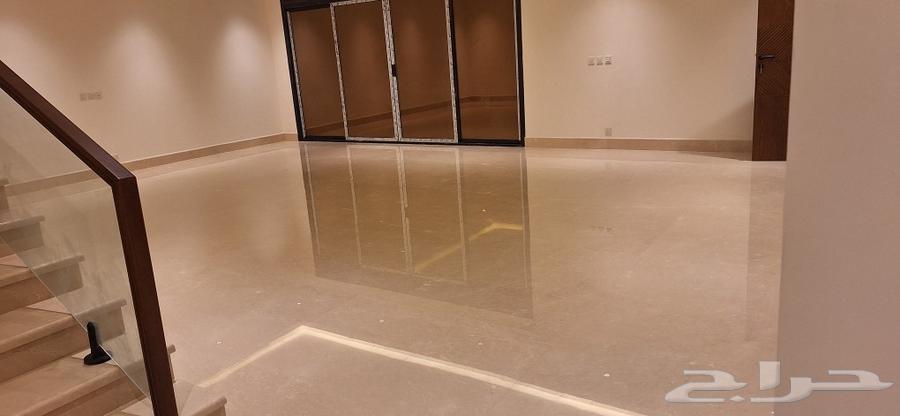 Polishing and shining marble63016109757186114