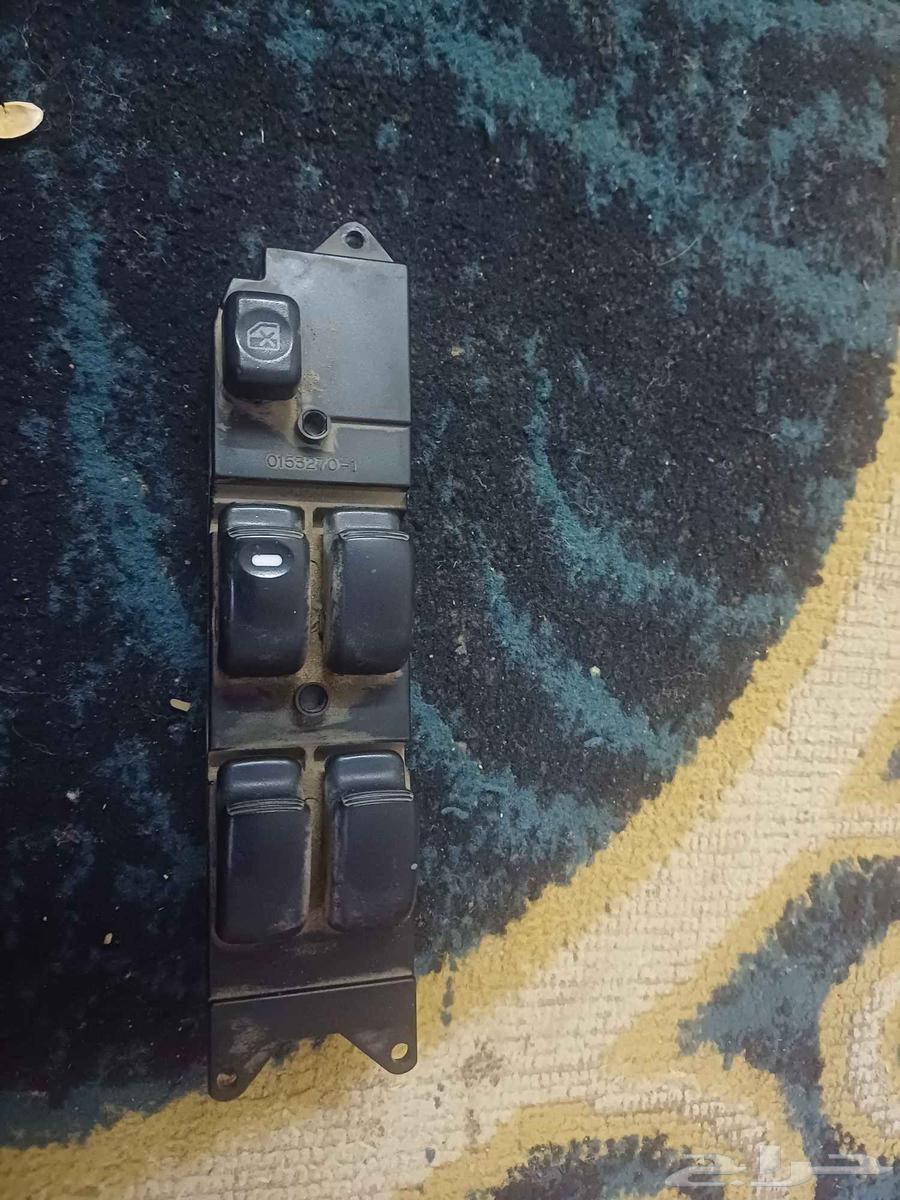 Control buttons for the 2002 Pajero radio and climate control63063490039426113