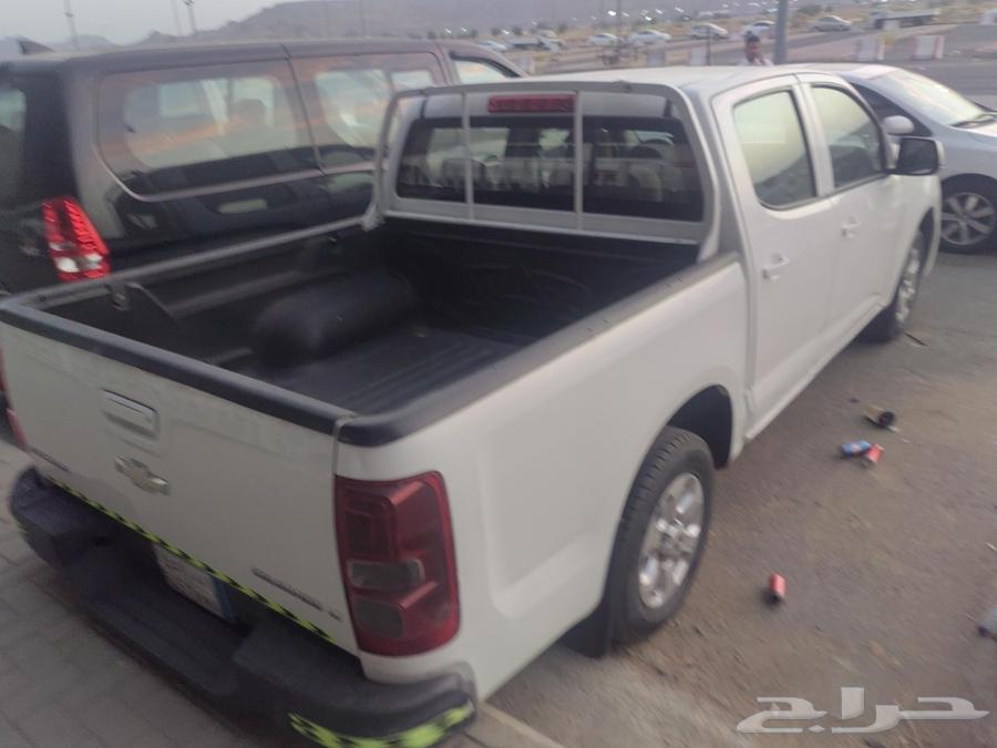 Two Chevrolet Tahoes63063094774529114