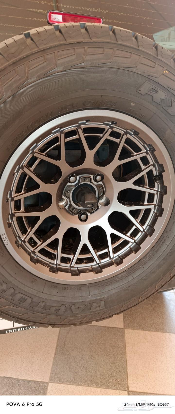 خمس جنوط اصليه kmc أصليه مع كفرات ريدنز 2024 جيبJEEP رانجلر63064648834819111