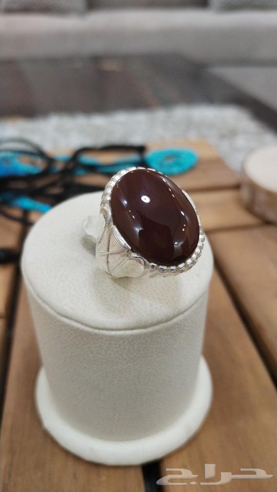 A Yemeni liver-colored agate ring63264805917697110