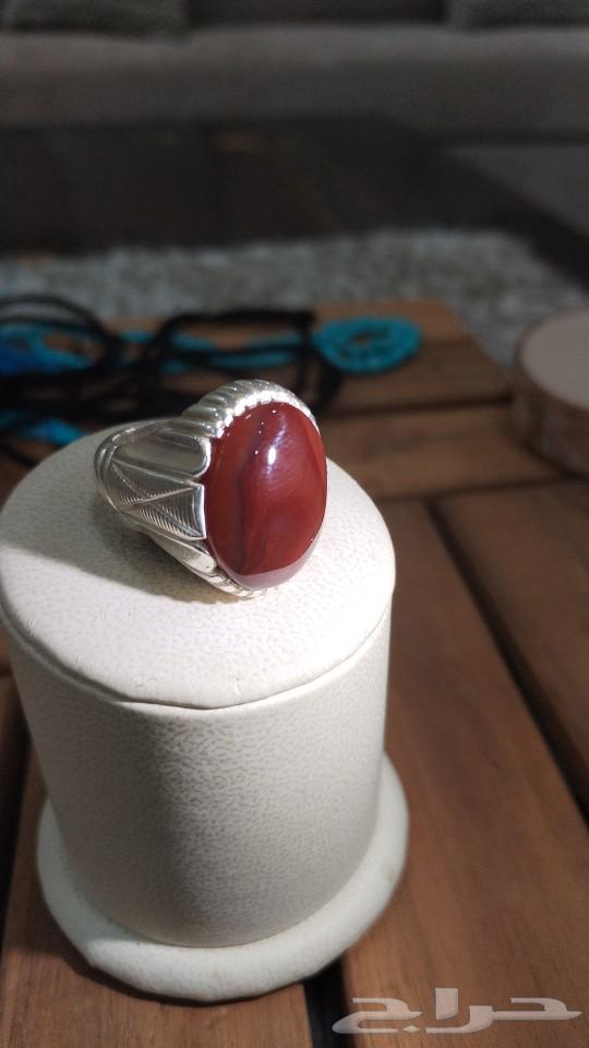 A Yemeni liver-colored agate ring63264805917697111