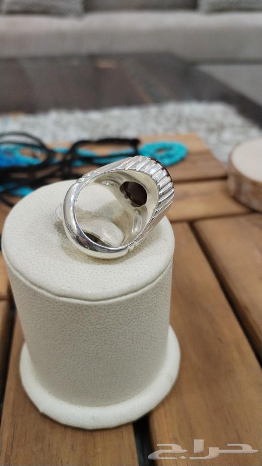 A Yemeni liver-colored agate ring63264805917697113