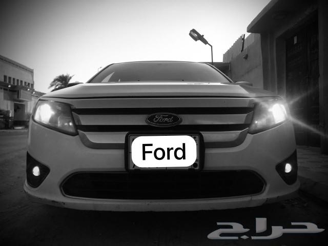 All types of cars are damaged and crashed.63057834746883112