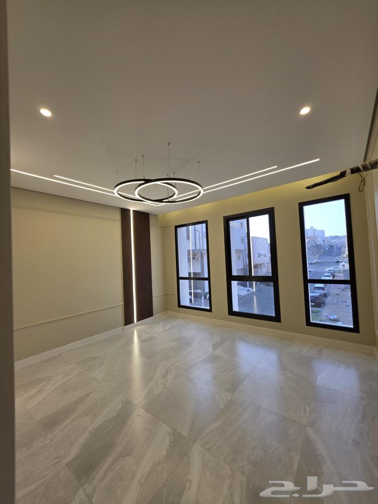Luxury ownership apartments in Al-Khaldiyah, within the development area, modern contemporary finishes63013388558850111