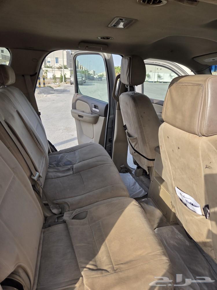 GMC Yukon 2008 model, engine and transmission in good condition. Agency body. 700 thousand kilometers driven63054271991937112
