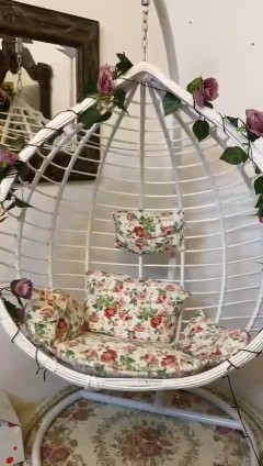 تُباع أرجوحة المهد631071567717141120