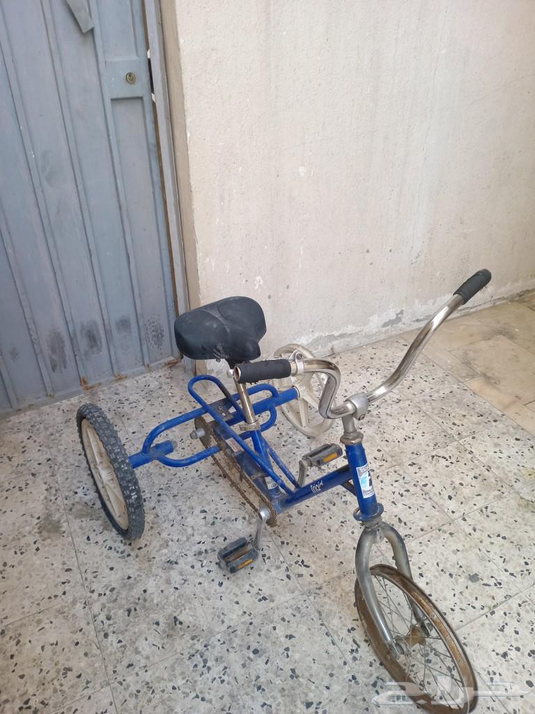 سيكل ابو ثلاث كفرات البيع ب 60 نضيف مافيه شي بس يبغاله كفرات63108275476097112
