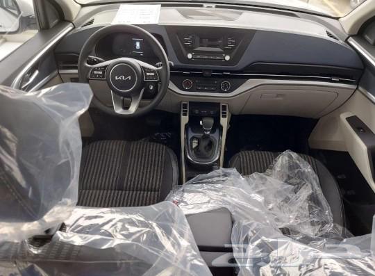 Kia Carens Standard M 2025 special prices for all colors63165752041347114