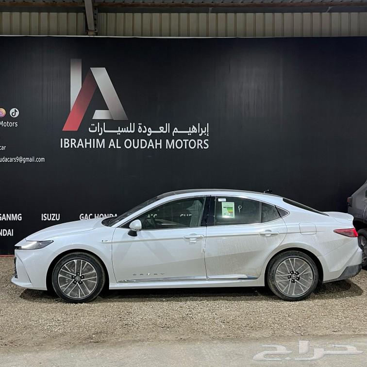 2025 Toyota Camry LE Hybrid63167647852674112