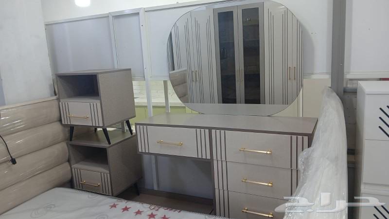 أثاث غرفة نوم النجار. نحن نصلح ونقوم بالتركيب63018197905666111