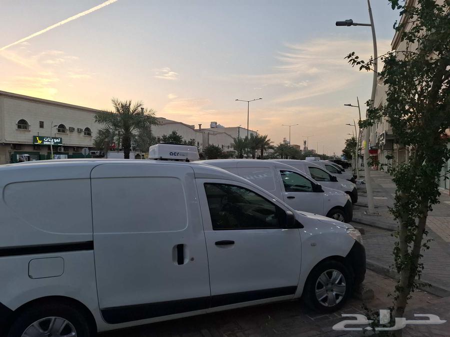 Van for rent with fridge and air conditioning63161089237378111
