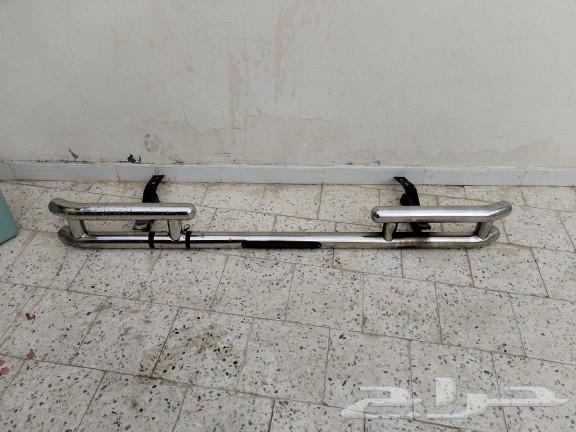 Roof racks are installed on most cars63443621472641112