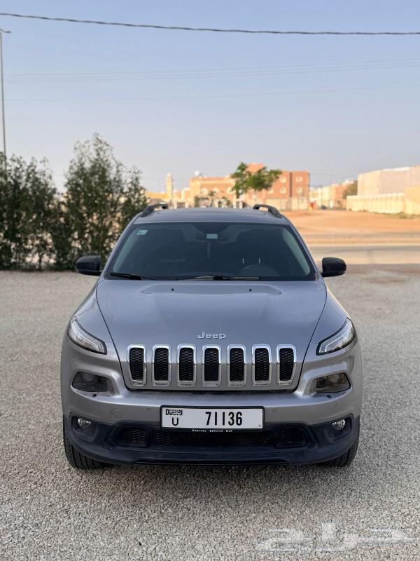 جيب شيروكي لوحات دبي ديزل موديل 2015 العداد 52 الف63152328270081111
