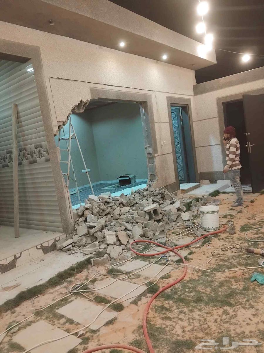 Breaking, repairing, cutting doors and grilles, and adjusting swimming pools64422848482562113