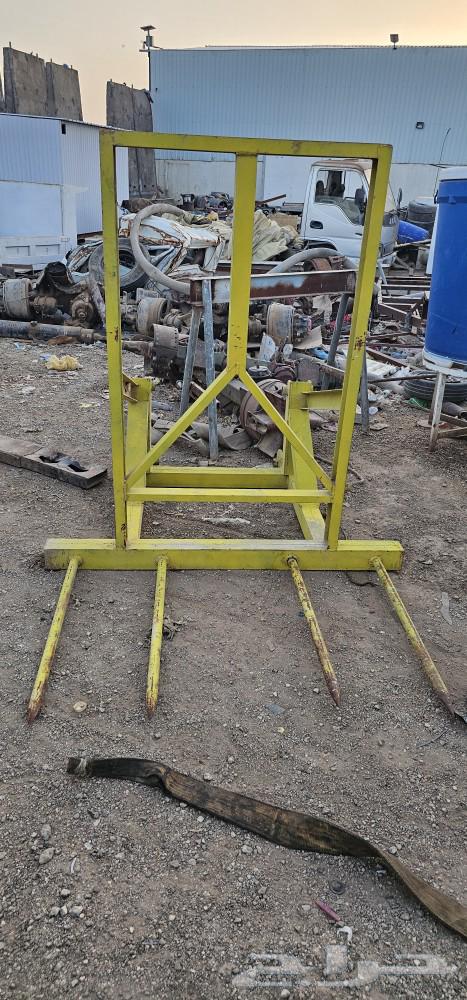Spiked feeder head for shovels for loading feed63443220712450111