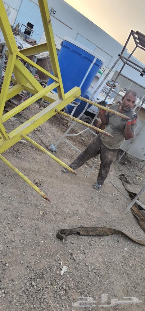Spiked feeder head for shovels for loading feed63443220712450112