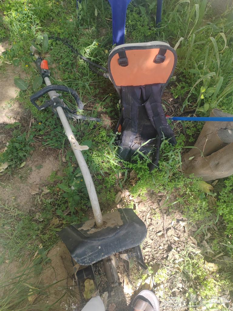 A gasoline-powered plow with an engine and manual operation, works on condition.63095569295489112