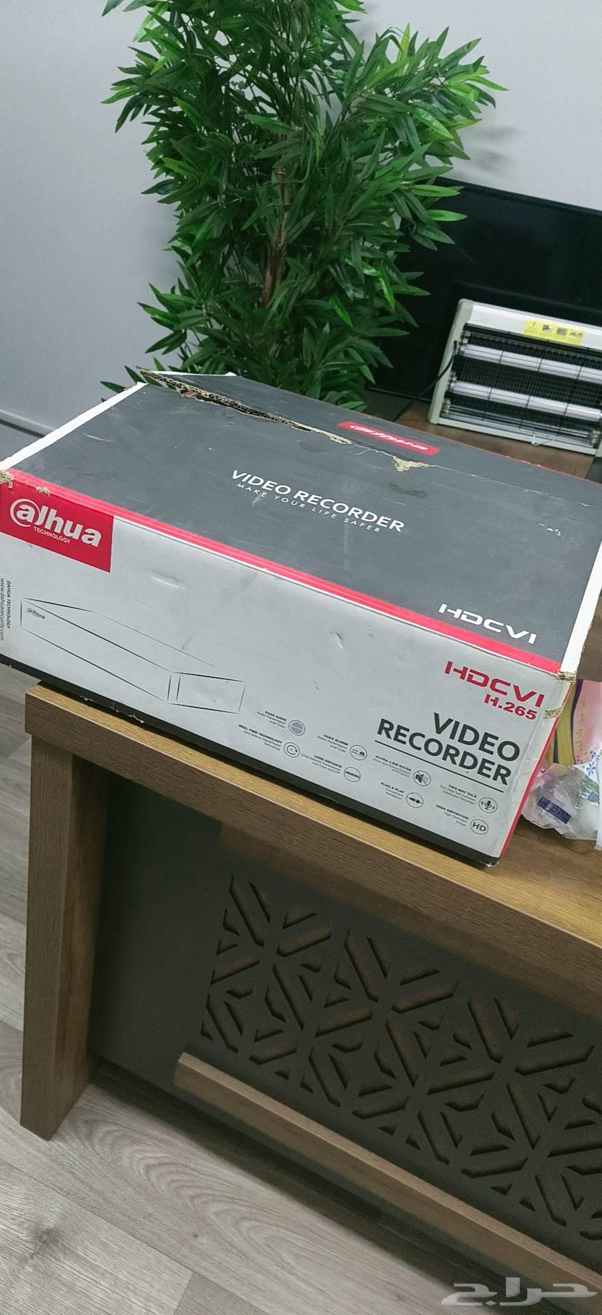 A camera system with 32 HD cameras63038713744769111