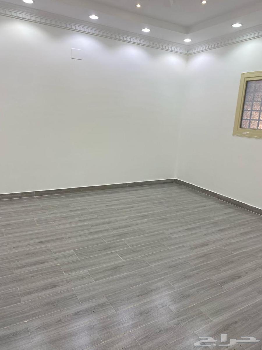 عمارة مميزة للبيع دور وثلاث شقق ف حي الموسى خميس مشيط63013389039873111