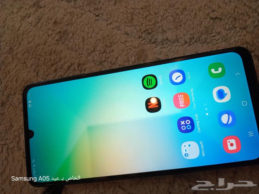 سلام عليكم جوال سامسونج لبيع كل شي شغال 4 رام63014021658625119