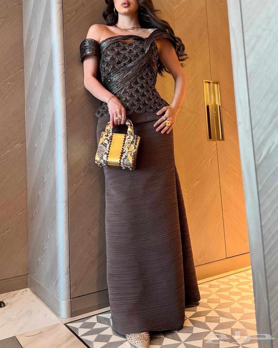 Modern dresses, buy now and get a 20% discount. Our dresses combine63012245245570111