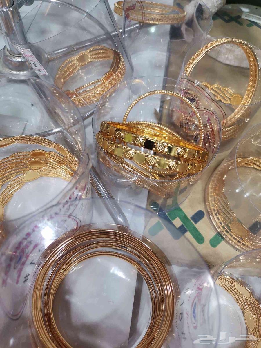 Alternative gold bracelets63015474469889113