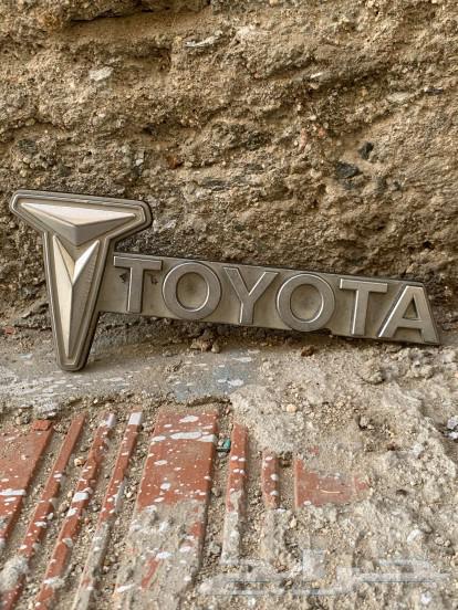 علامات كرسيدا 80 الرفرف الخلفي و علامات TOYOTA حق الكروان63438420879362114