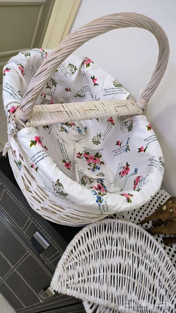 A straw picnic basket63323134675075114