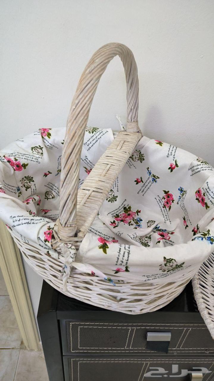 A straw picnic basket63323134675075113