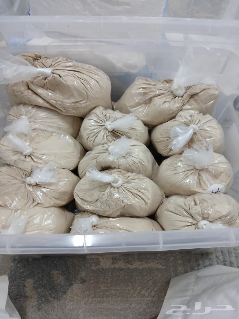 Sheep fat, wool, smoke and dates63012704802945113