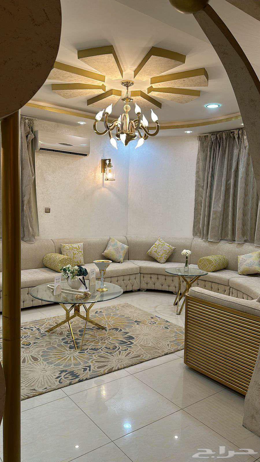 للبيع فله فاخرة بحي الحمر مع الاثاث63012958802561111