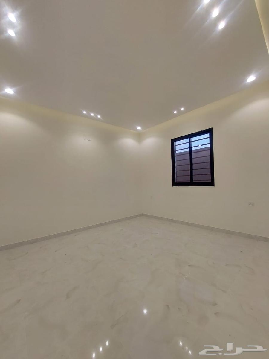 شقة دور ارضي مداخل مستقلة تماما بسعر 430.000 ريال63012033942401112