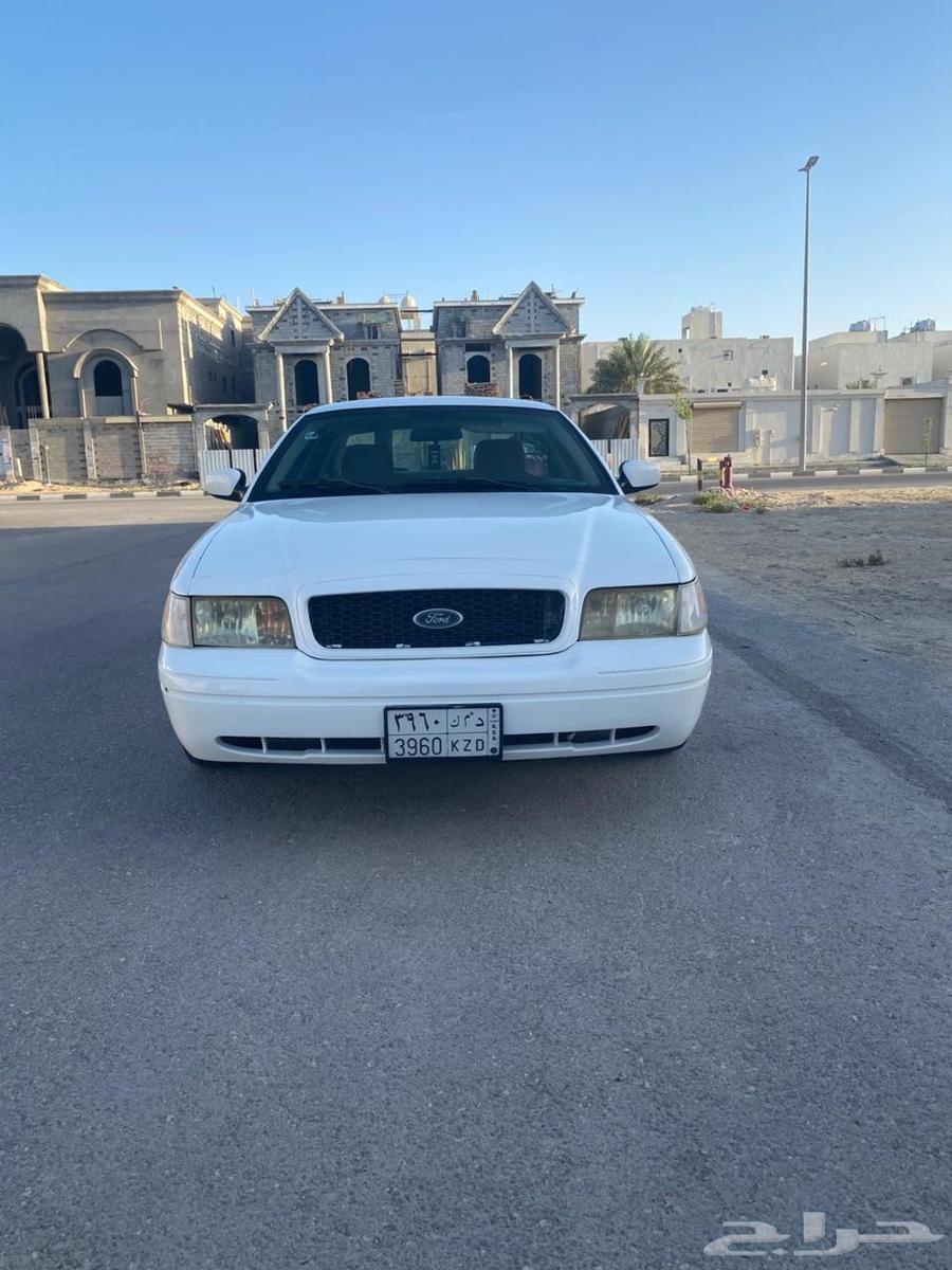 White Ford Victoria 2011 for sale63012527746306111